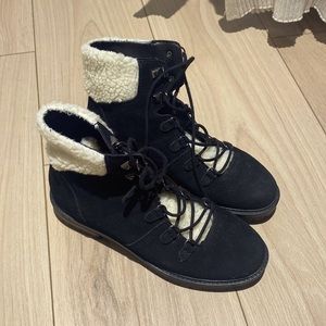 Boots with fur